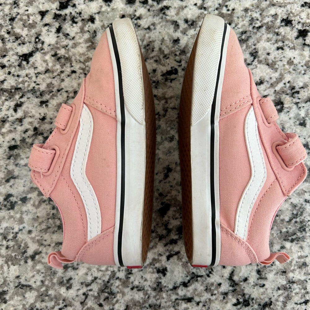Vans - TODDLER OLD SKOOL V SHOE Size 9